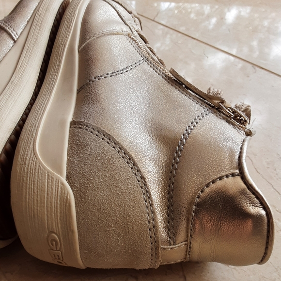 GEOX RESPIRA BLOMIEE BEIGE / GOLD ZIPPERED HI TOP SNEAKERS US 5 - Picture 9 of 16